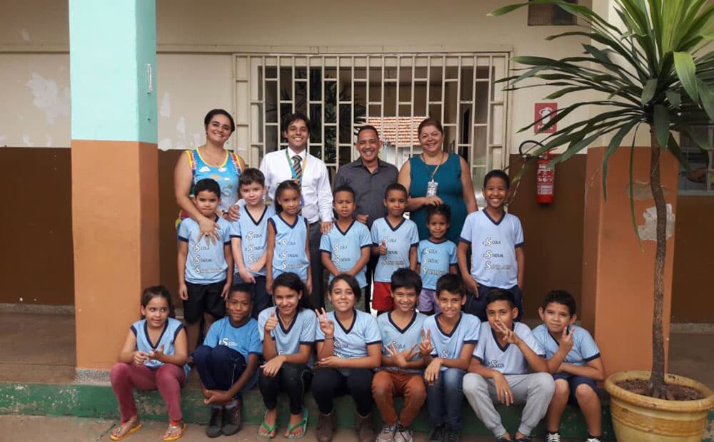 Imagem da notícia: Agência Av. T-07 doa kits escolares para Escola Estadual em Goiânia