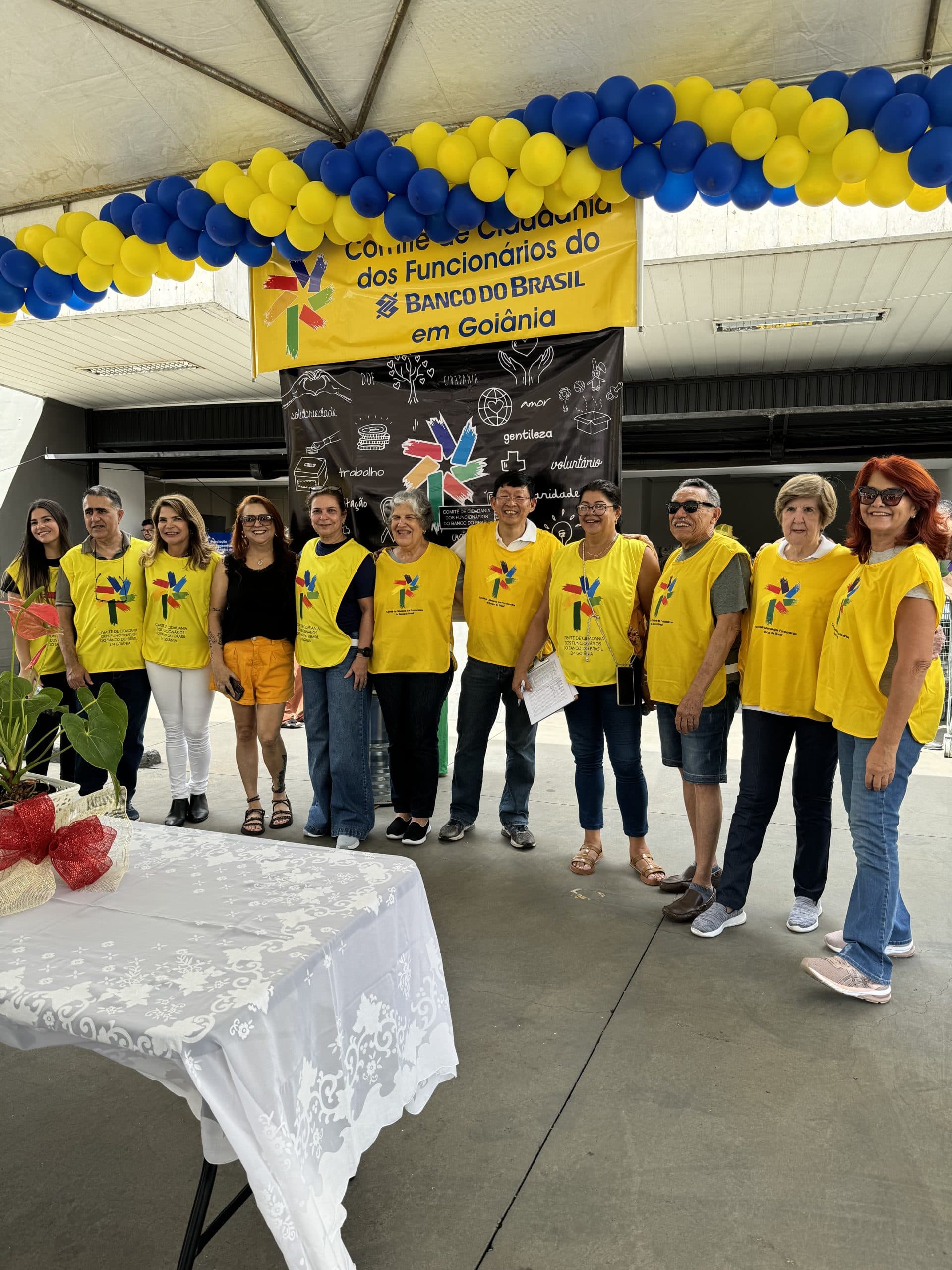 Imagem da notícia: Comitê de Cidadania arrecada e distribui cestas básicas na 29ª Campanha Natal Sem Fome com Esperança