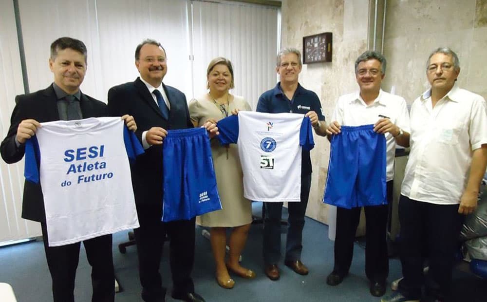 Imagem da notícia: Entrega de 120 uniformes ao Projeto Atleta do Futuro