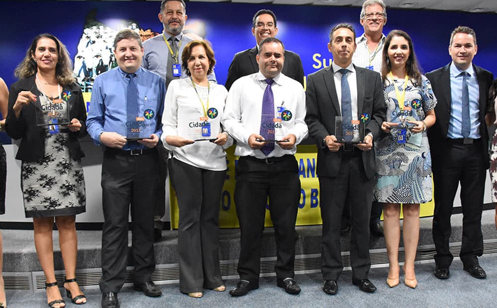 Imagem da notícia: Comitê lança Campanha Natal sem Fome com Esperança 2017 e entrega troféus Unidade 100% Cidadã