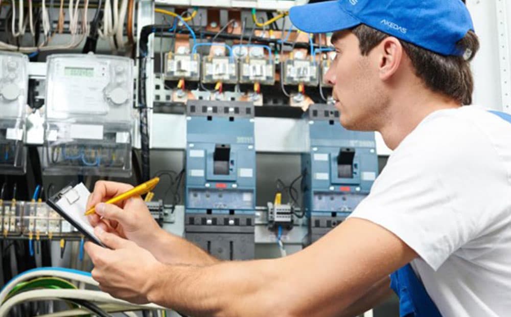 Imagem da notícia: SENAI dá oportunidade de Educação à Distância em Curso de Eletricista Industrial